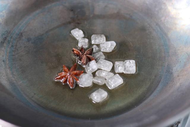 外面的牛肉面很贵,教你在家做私房牛肉面,干净卫生还好吃