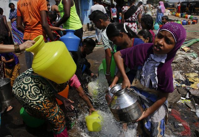印度为自己嚣张“买单”，尼泊尔切断水源后，不丹对其展开袭击