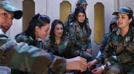 叙利亚女性黑市拍卖，最低68元能带走，如今军方提供“第二条路”