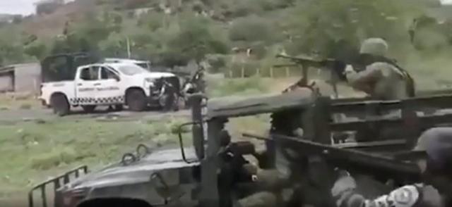 墨西哥一新毒贩组织吃了豹子胆，公然伏击军方车队，双方爆发激战