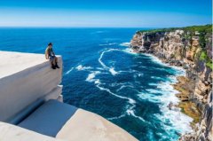 澳大利亚“夺命”蛋糕悬崖，游客因拍