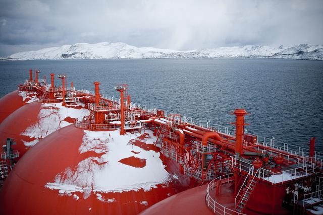 俄罗斯打通北海航线，首次向中国输送北极石油