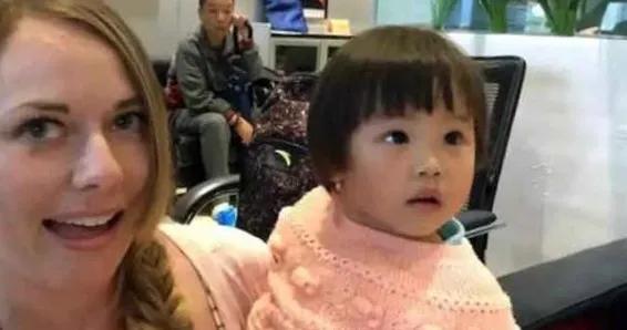 美国收养了八万多个中国儿童,而且多半是女娃,这是为何?