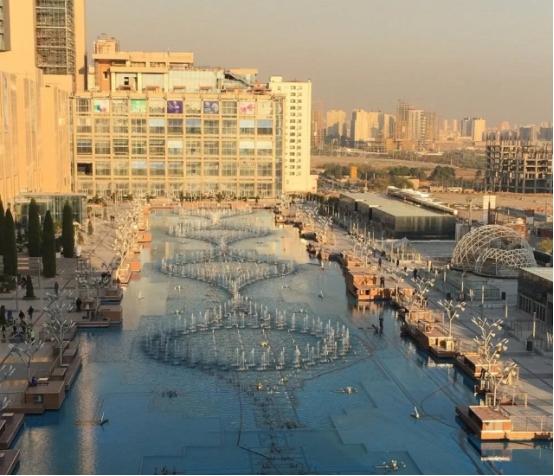 世界最大的购物中心,25000名工人参与建设施工,面积近195万平米