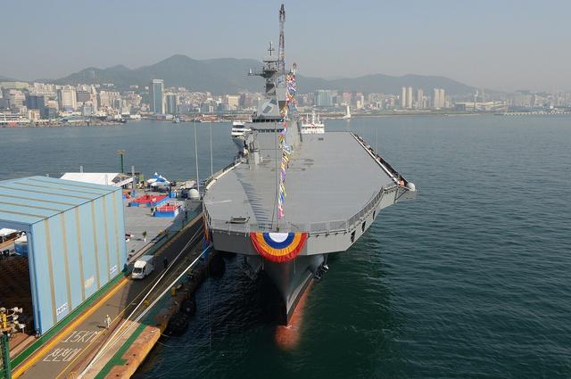 韩国将拥有航母!首尔购买了20架F-35B战机 装备在3万吨两栖舰上