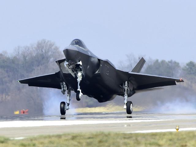 韩国将拥有航母!首尔购买了20架F-35B战机 装备在3万吨两栖舰上