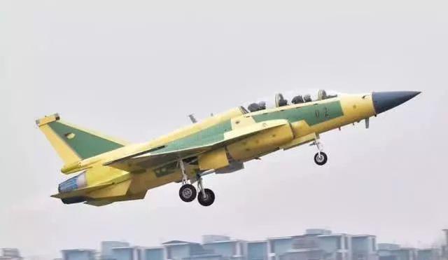 印度空军压力增加多少?巴空军接收双座枭龙,更先进型号马上到位