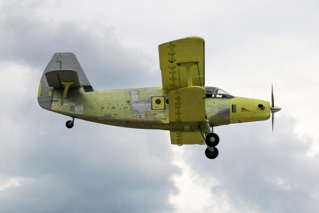 俄罗斯新型双翼机首飞成功