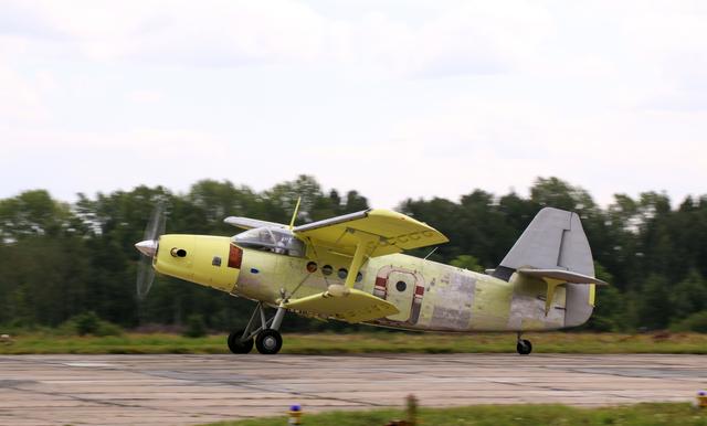 俄罗斯新型双翼机首飞成功