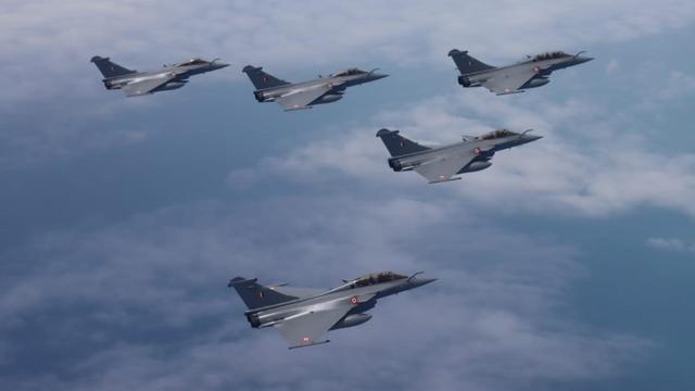 阵风战机飞越7000公里的功臣,法国极力向印度空军推销制空利器