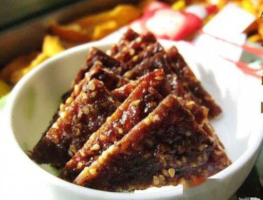 美食分享：黑椒肉脯、芝麻薄饼、葱爆海螺片的做法