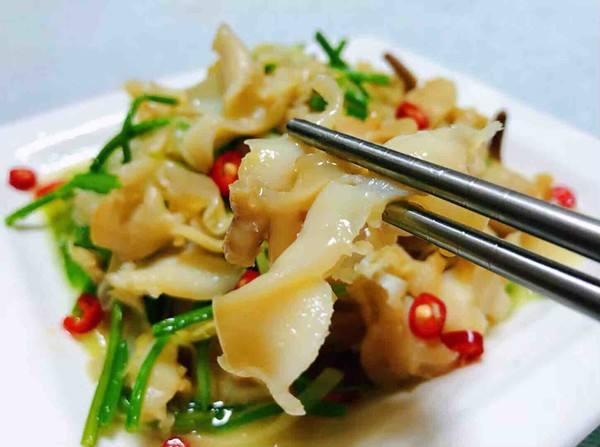 美食分享:黑椒肉脯、芝麻薄饼、葱爆海螺片的做法