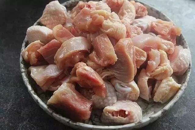 鸡腿炖土豆,鸡腿先焯水?直接炖?都不对!这才是正确做法,好香