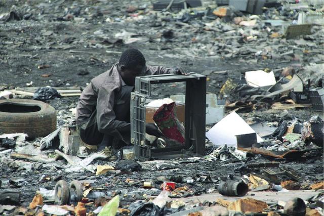 每年21万吨电子垃圾，养活4万人，却让他们活不过25岁