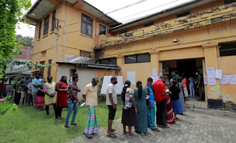 △斯里兰卡民众参与议会选举投票（图源：VCG）