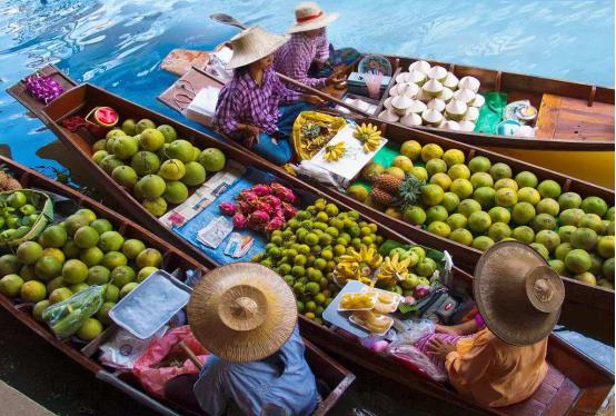 泰国人到底有多“懒”，一日三餐不做饭，看到菜市场明白了