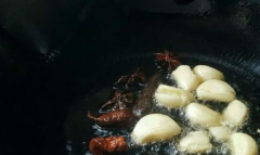 炒菜用大蒜炝锅，会产生致癌物吗