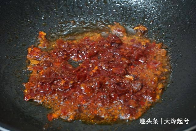 秘制麻辣豆腐，拌着米饭吃两碗不过瘾，多加这一步，豆腐不易碎