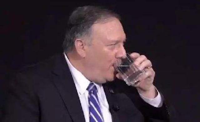 美国目的不纯!蓬佩奥访英不见约翰逊,英国应放弃殖民主义的幻想