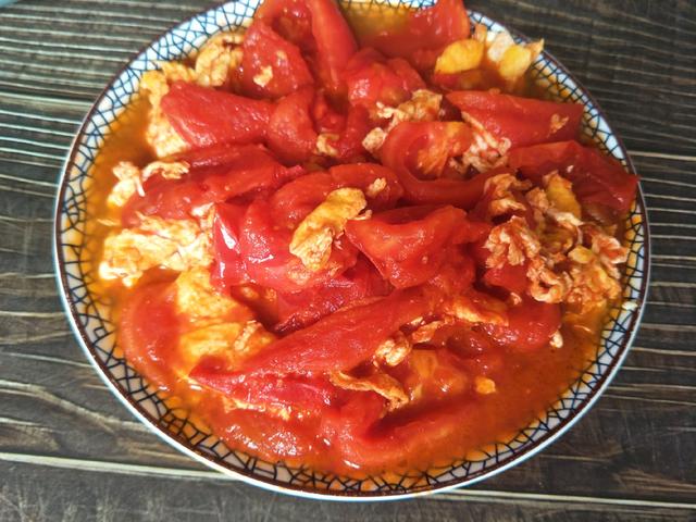 西红柿炒鸡蛋,很多人顺序放错,难怪炒出来不下饭,教你正确做法