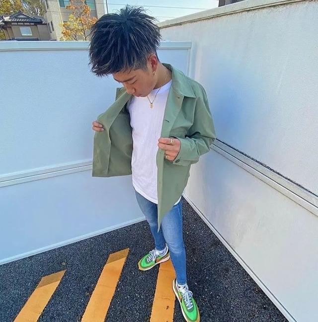 日本人是怎么把 Supreme 穿成精神小伙的?