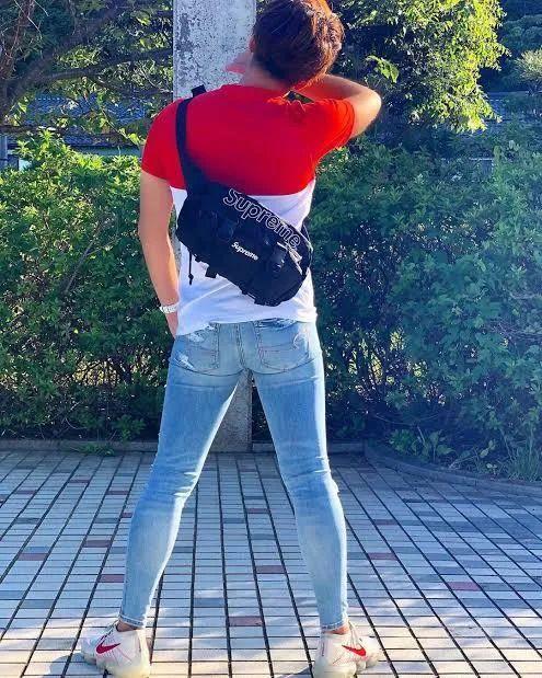 日本人是怎么把 Supreme 穿成精神小伙的?