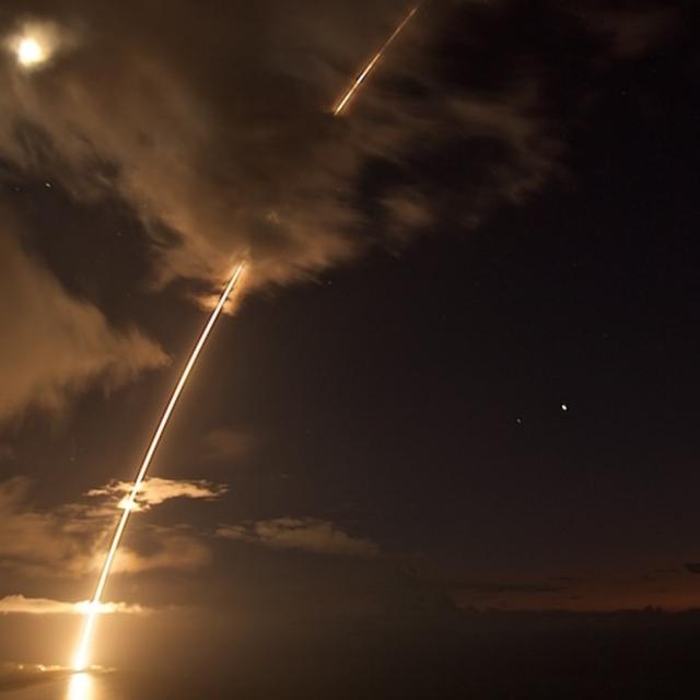 太平洋警报响起，导弹战斗部超音速穿过大气层，美军试射圆满成功，专家：危险信号