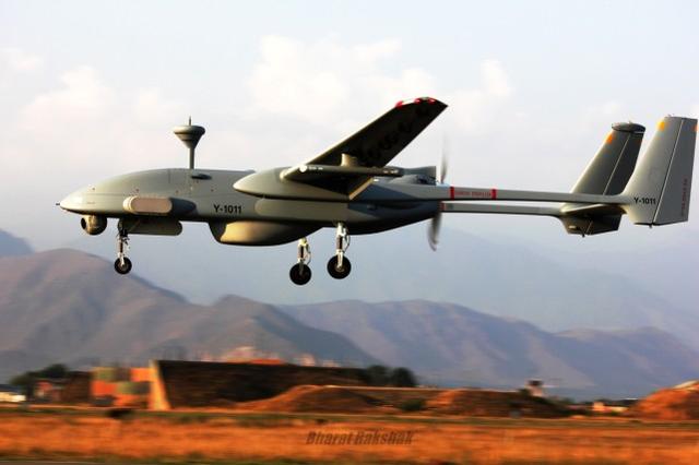 为对抗解放军，印度为以色列制无人机配备重型武器变“装甲杀手”