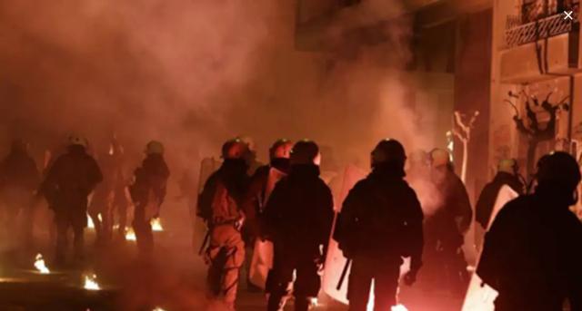 莫迪还在嚣张？印度硅谷燃烧一整夜，民众冲击警局烧毁议员房屋