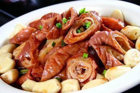 美食精选：红烧狮子头、大蒜肥肠鸡、空心菜梗炒肉丝、干锅鸡翅