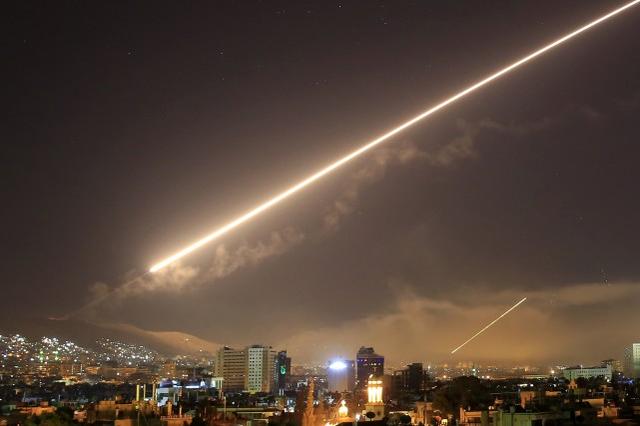 3年打了4000多枚导弹，以色列空袭依旧凶猛，叙利亚已是满目疮痍