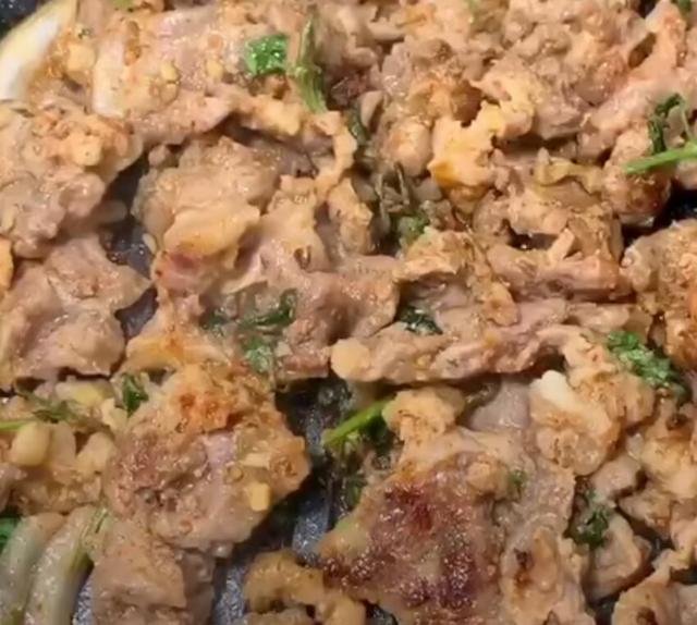 想吃烤肉自己在家做,鲜香入味,麻辣过瘾,比饭店的还要好吃