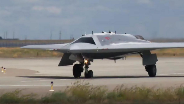 俄罗斯大型无人机高调亮相，性能超越美国同款无人机