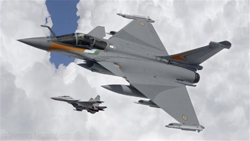 5架战机抵达印度13天后，印媒罕见发现，阵风也挽救不了印度空军