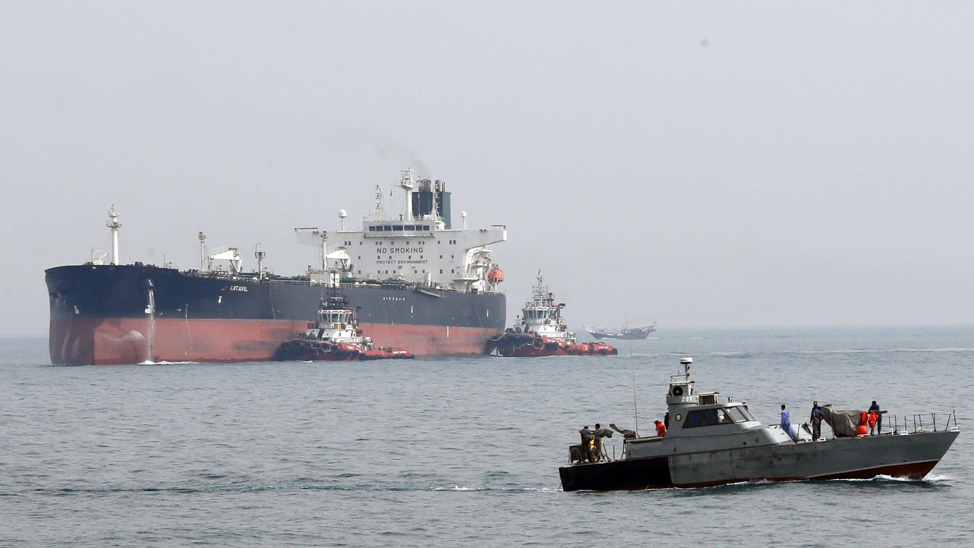 报复战终于打响！美国和伊朗互相扣押骚扰油轮，给对手“下马威”