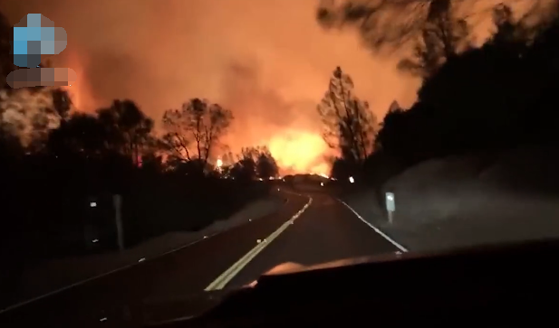 到处都是山火，美国加州告急！摄影师开车拍下恐怖一幕：宛如地狱之路