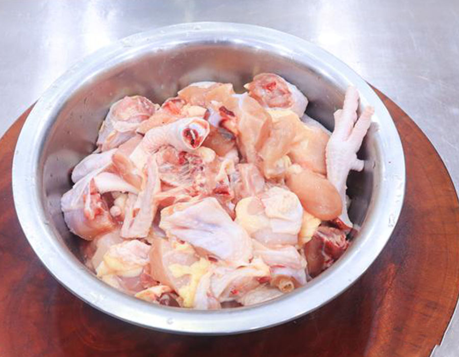 大盘鸡最正宗的做法，吃完还可以拌面，鲜嫩多汁口感不柴