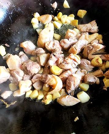 这才是鸡肉最简单的做法，香辣入味，嫩滑不柴口，真下饭