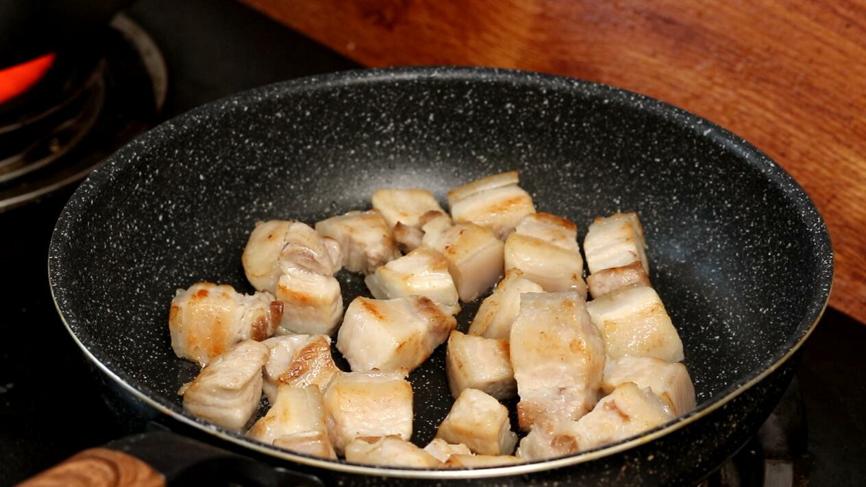 红烧肉的家常做法,肥而不腻,好吃又正宗,实在太香了