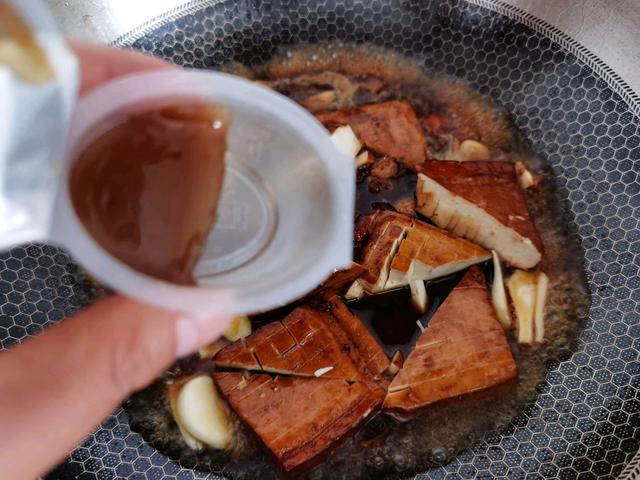 「五花肉豆腐干」的做法+配方，美味好吃很下饭，厨艺小白也能做