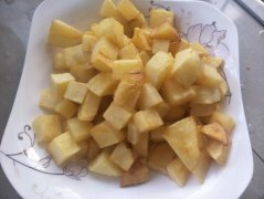 广式砂锅——土豆焖鸭的做法