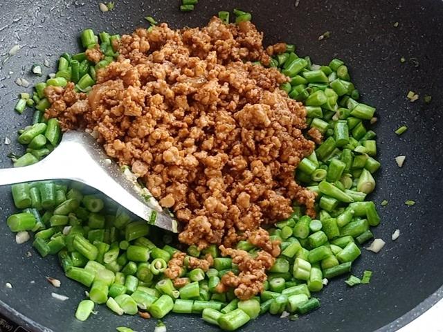 随便炒一炒的豆角,得到全家人的好评,夏季食欲减退的好家常菜
