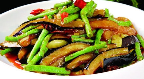 豆角烧茄子、很多人一开始就做错了,难怪做不出这道菜的特色