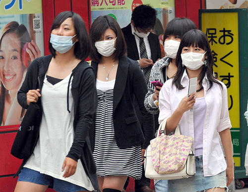 韩国一女议员戴薄纱“透明”口罩开会，专家：不确定是否可防飞沫
