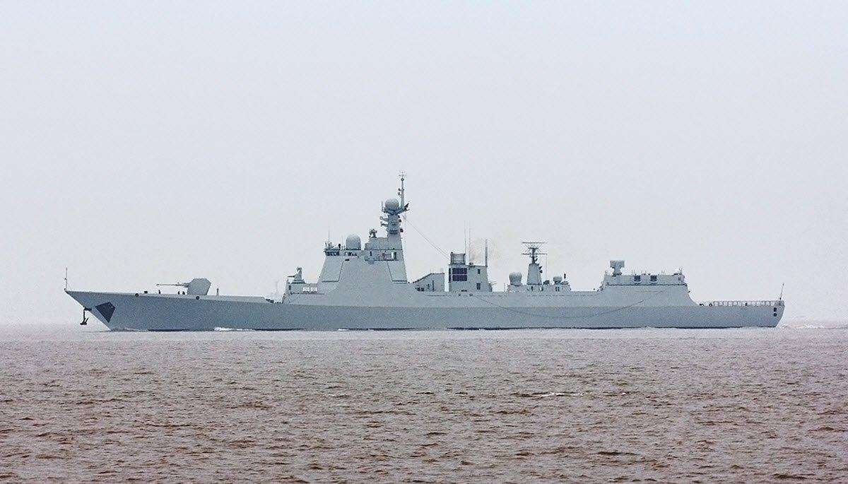 又来了!美舰抵近大陆海岸线,被052D驱逐舰“盯上”