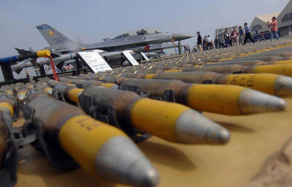 英国拒绝购买美军战机，伊拉克购买苏57，美国军火不再受欢迎