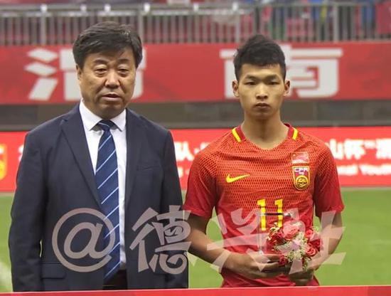 贾博琰被评为渭南杯赛最佳球员