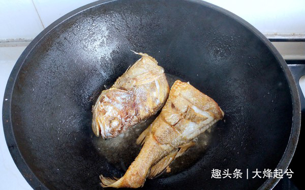 营养好喝的黄花鱼汤的做法，汤汁浓香，鱼肉鲜嫩，方法简单易学
