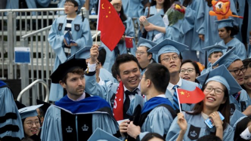 美国大学的中国毕业生(资料图)