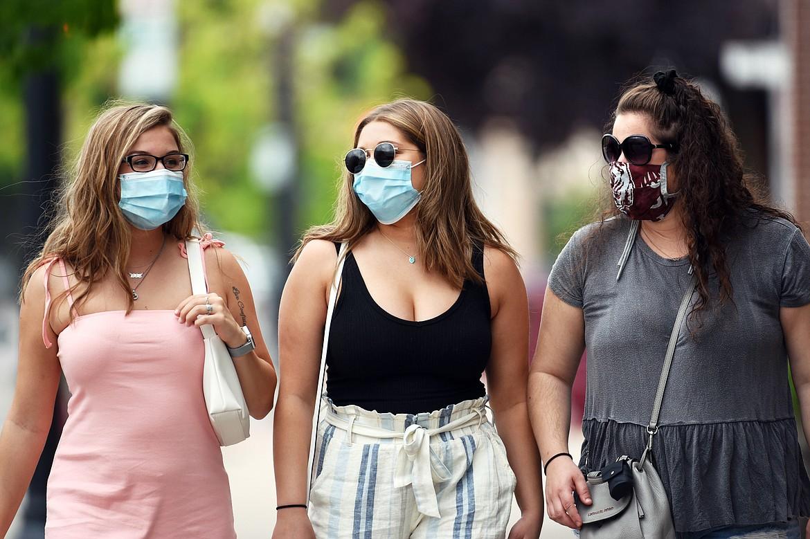 美国人终于承认:不戴口罩,是最大的错误!另一场争吵正在爆发